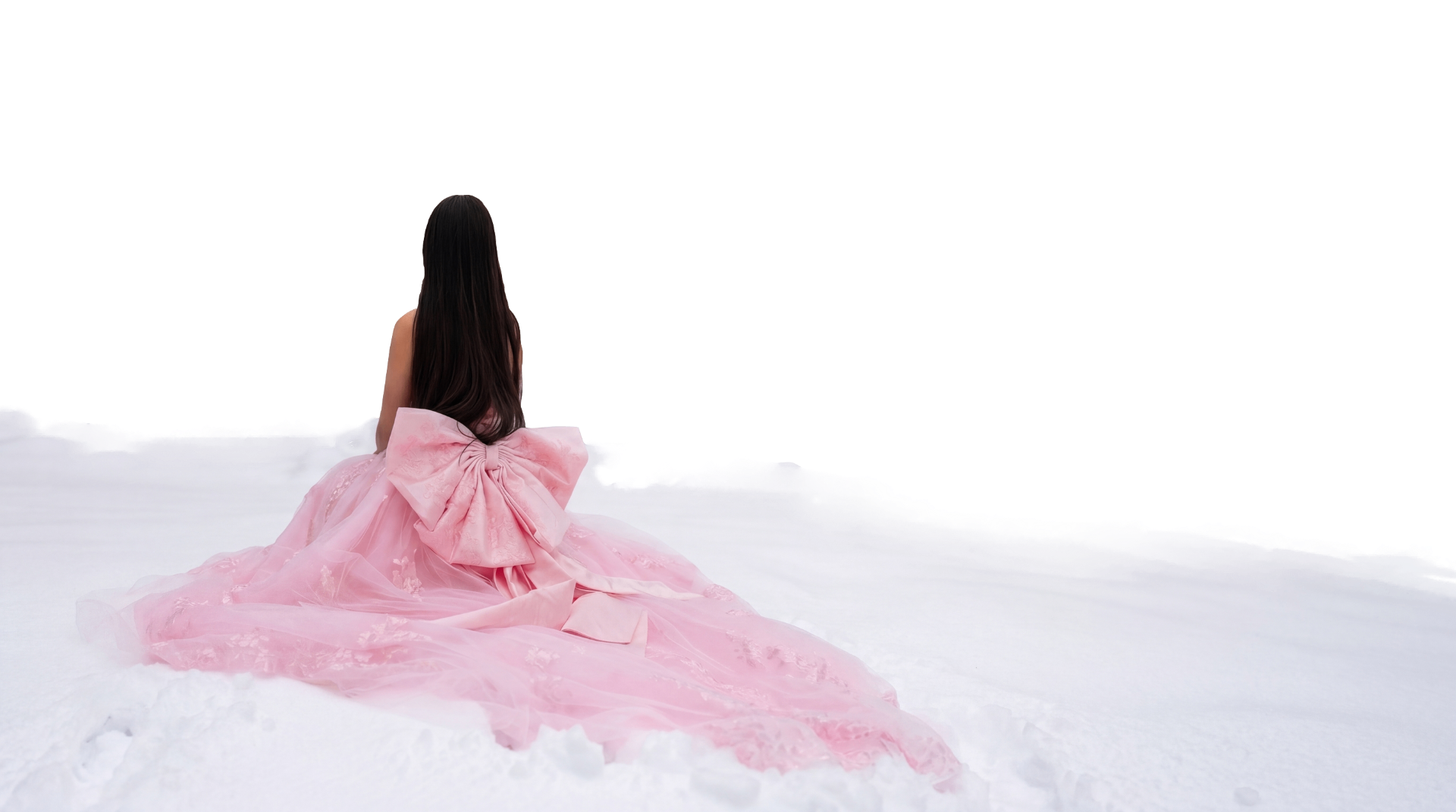 Mayeline en robe rose